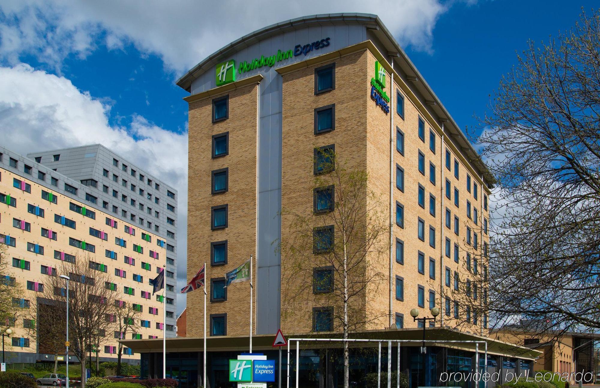 Holiday Inn Express Leeds City Centre, An Ihg Hotel Ngoại thất bức ảnh