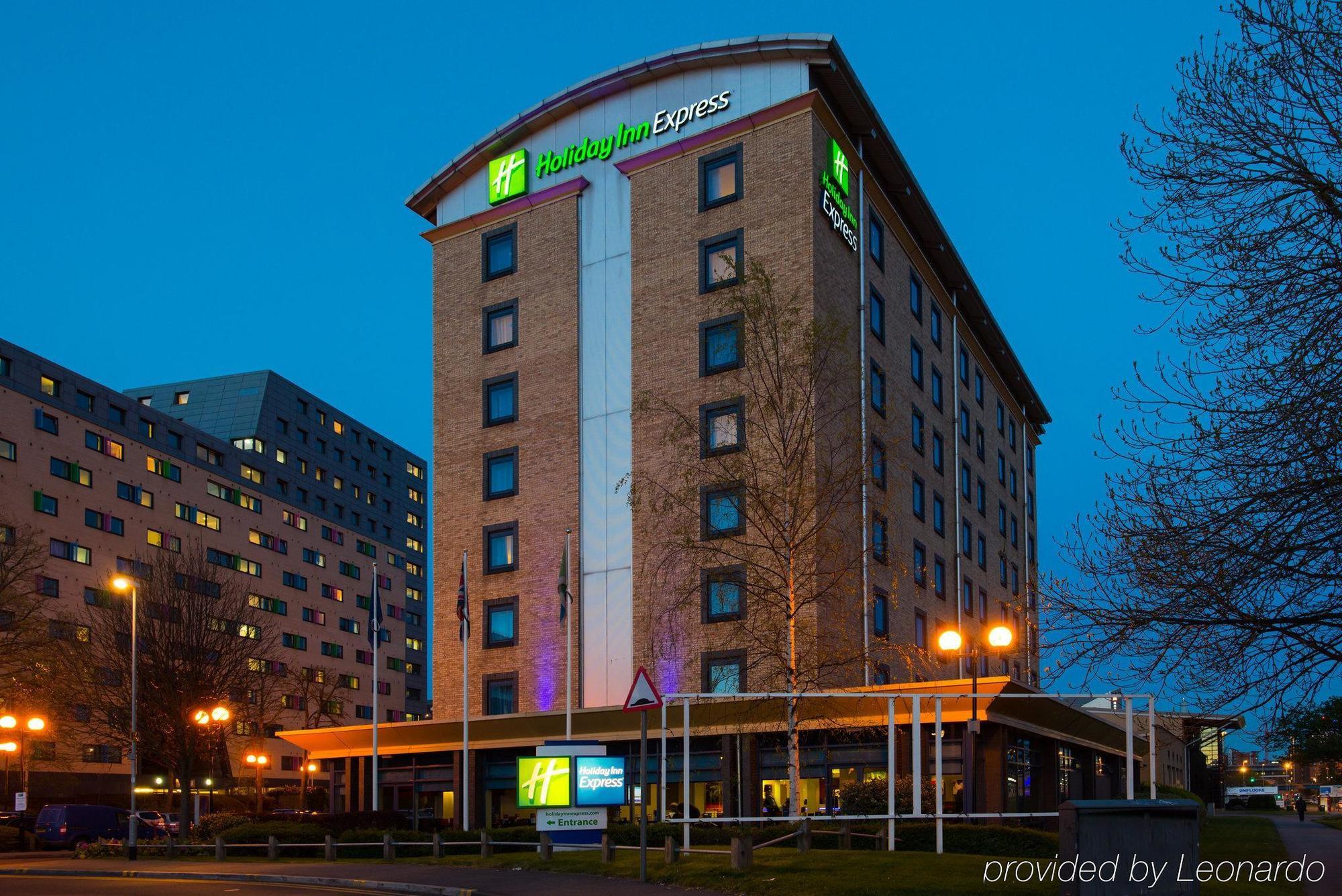 Holiday Inn Express Leeds City Centre, An Ihg Hotel Ngoại thất bức ảnh