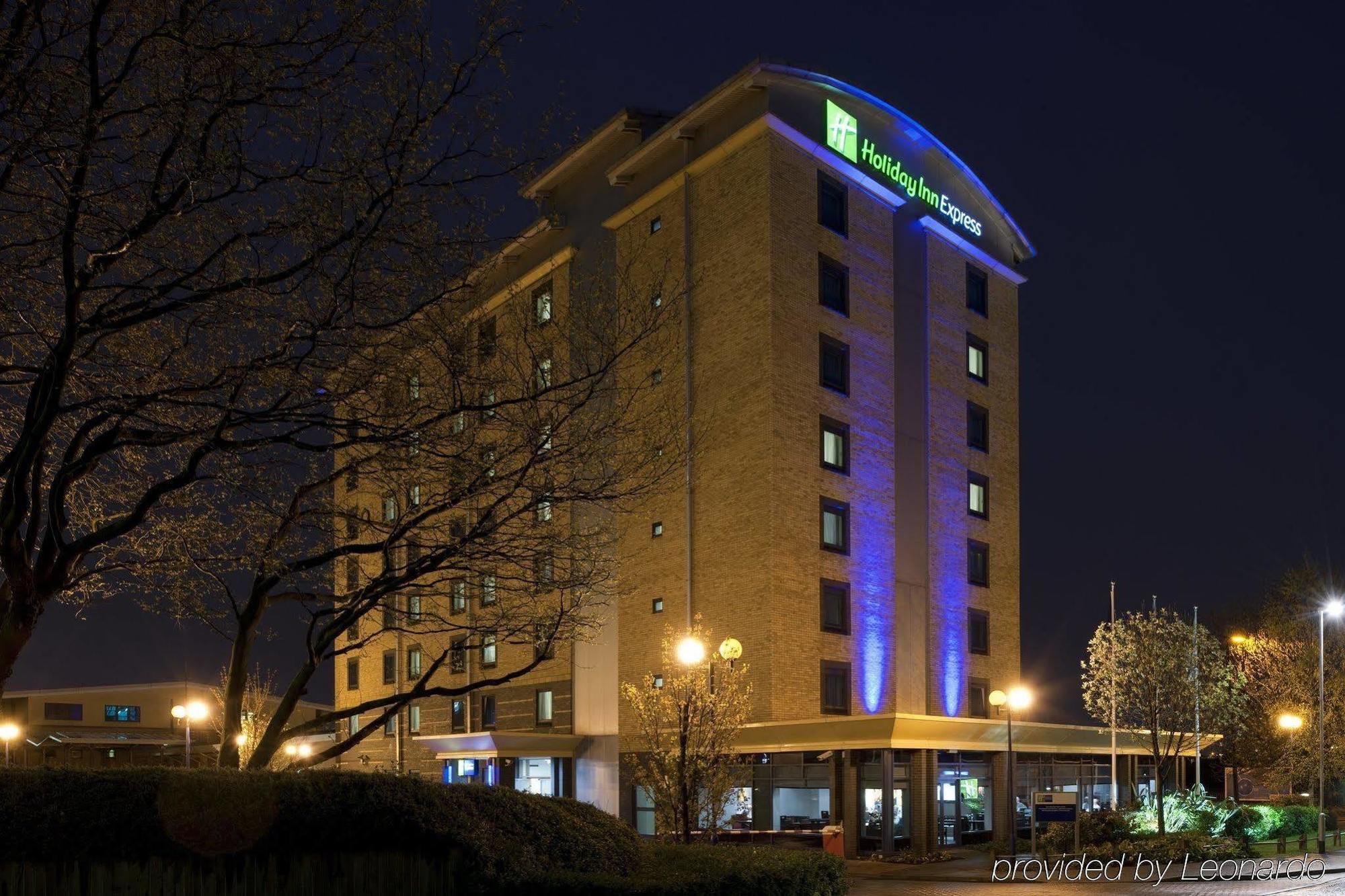 Holiday Inn Express Leeds City Centre, An Ihg Hotel Ngoại thất bức ảnh